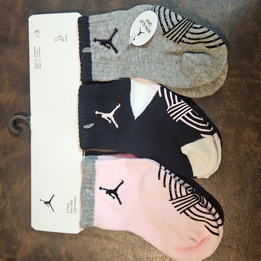 JORDAN 3 PACK BABY/TODDLER SOCKS: NEW IN PACKAGE: SIZE 12-24 MTH